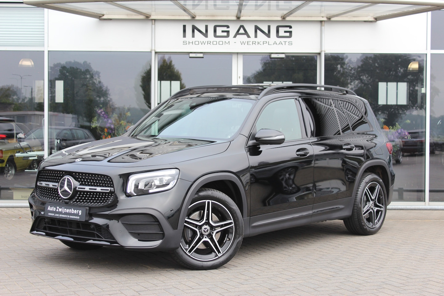 Mercedes-Benz GLB - 200 Business Solution AMG 7p. | Pano | Sfeer | Carplay | - AutoWereld.nl