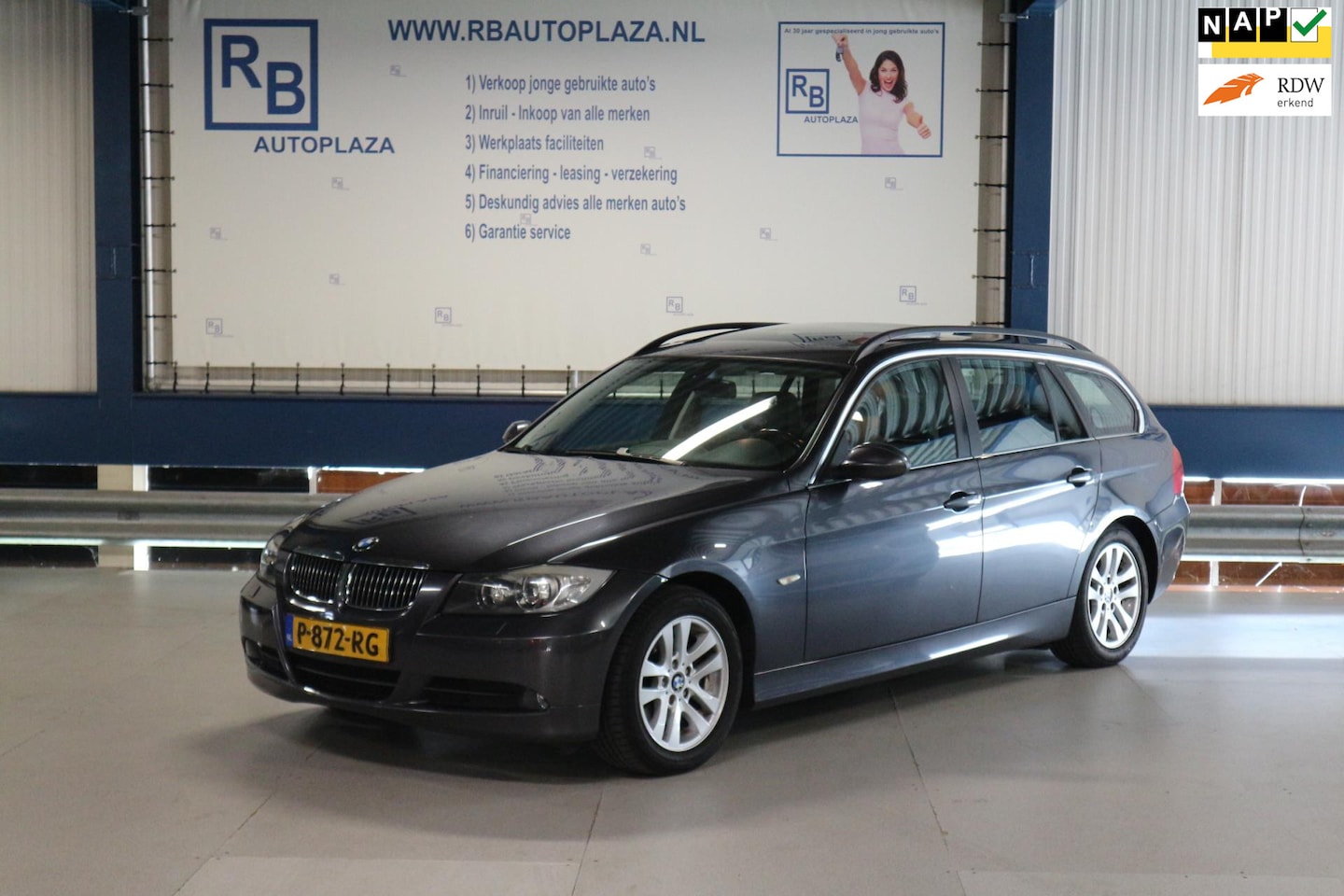 BMW 3-serie Touring - 325i Executive AUT + PANO + LEER + NAV + 6 PITTER ! ! ! - AutoWereld.nl
