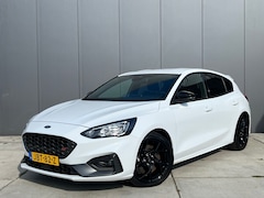Ford Focus - 2.3 EcoBoost ST-3 / Carplay / Winterpakket / Recaro