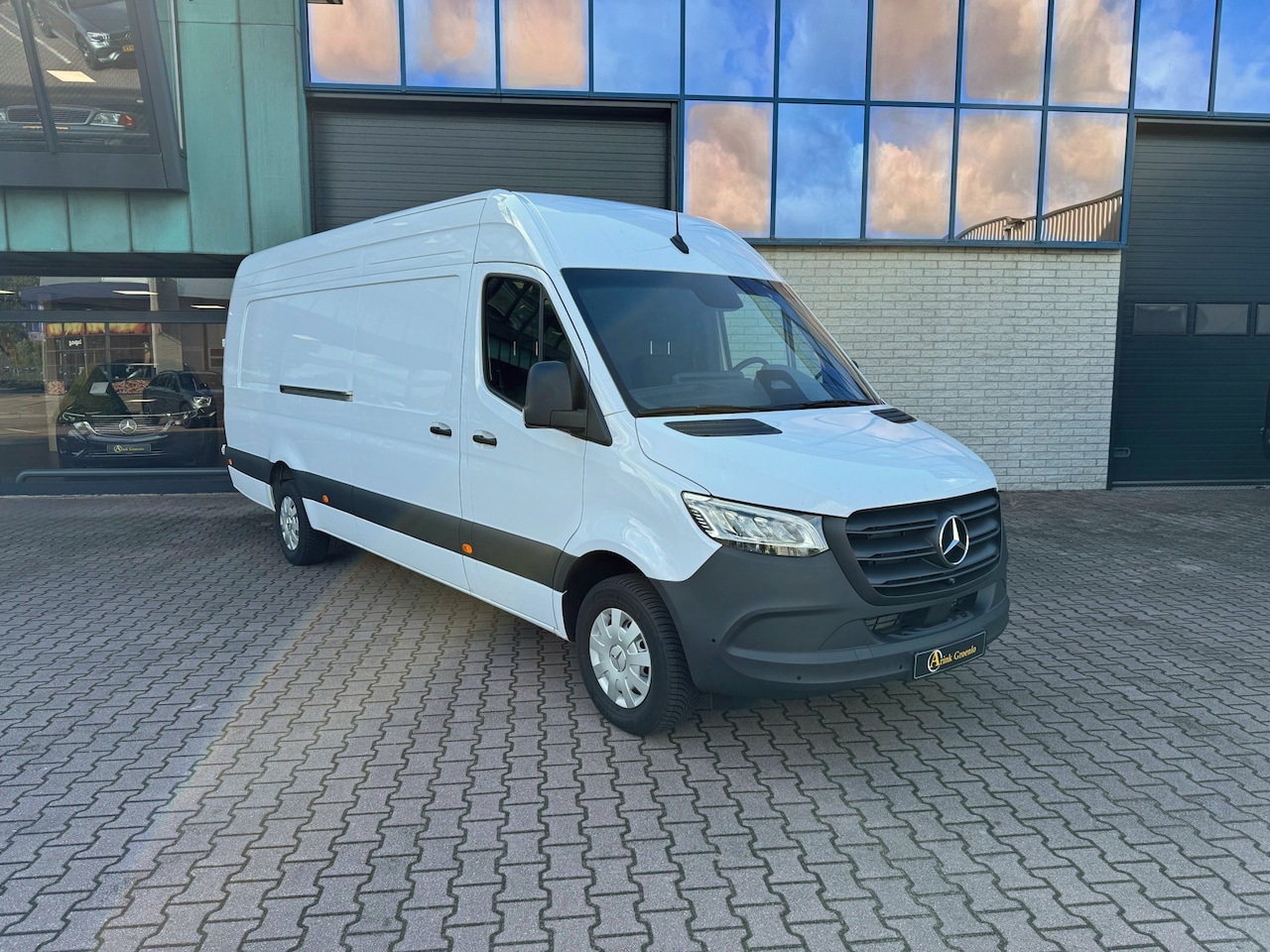 Mercedes-Benz Sprinter - 319 Pro L4H2 BPM vrij 9G-Tronic Mbux Navi Led Koplampen Distronic Veiligheidspakket Winter - AutoWereld.nl