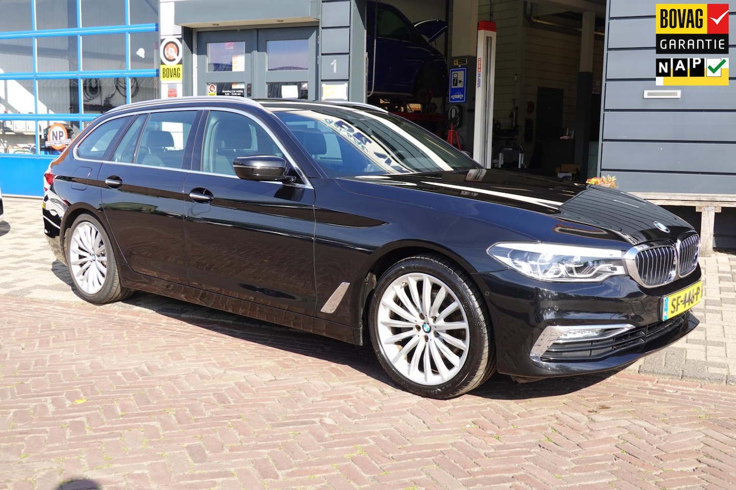 BMW 5-serie Touring - 520i High Executive luxury RIJKLAAR INCL BOVAG EN Service - AutoWereld.nl