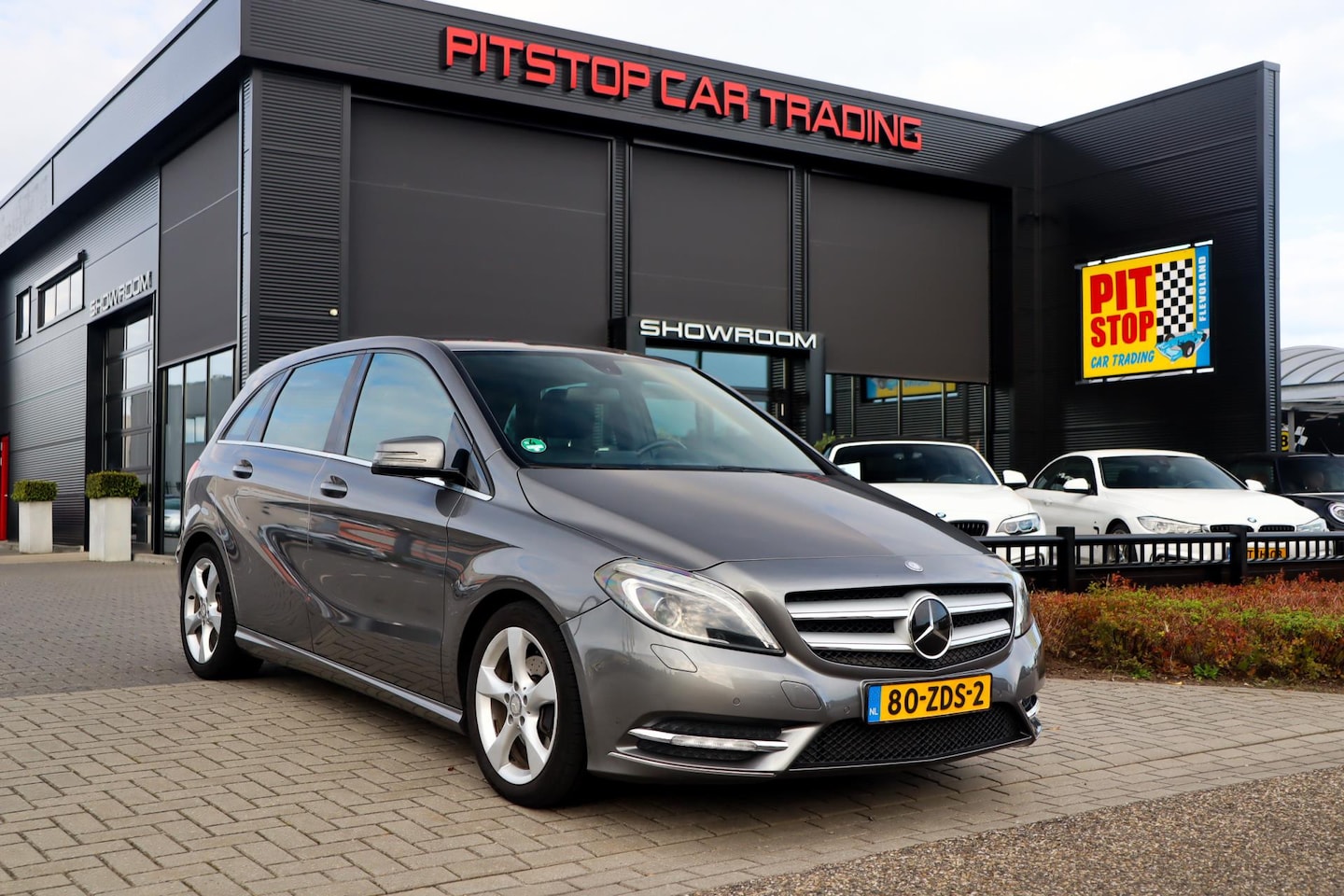 Mercedes-Benz B-klasse - 180 Ambition 180 Ambition, 122 PK, NAP, LED, Leer, Trekhaak! - AutoWereld.nl