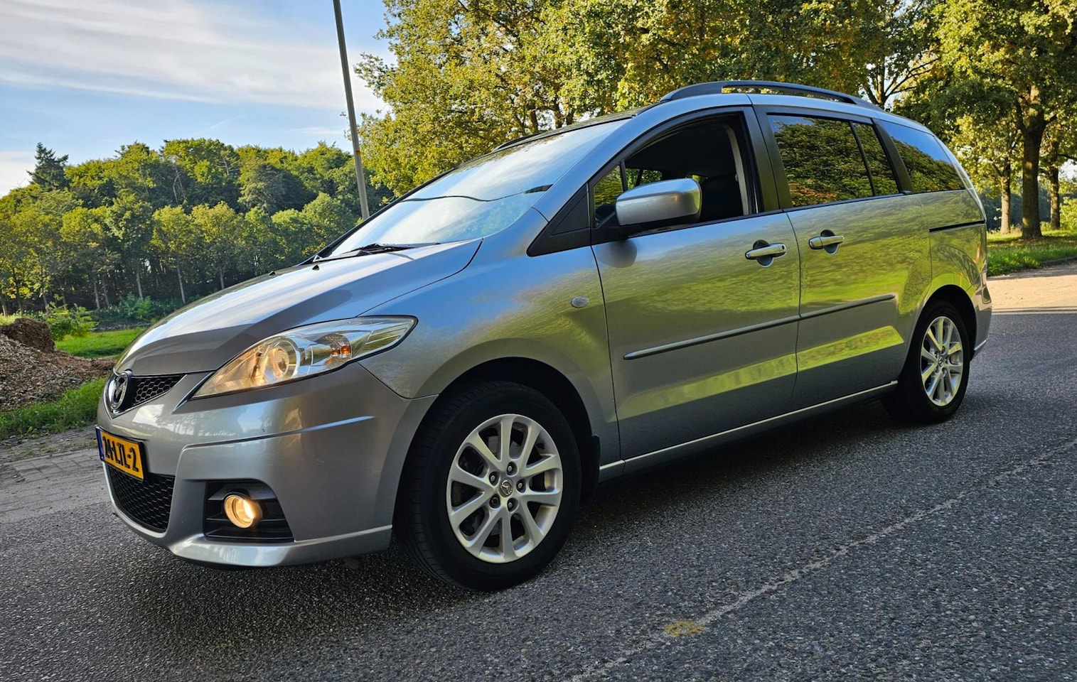 Mazda 5 - 2.0 Katano 1e Eigenaar ! NL Auto ! 7 Persoons ! - AutoWereld.nl