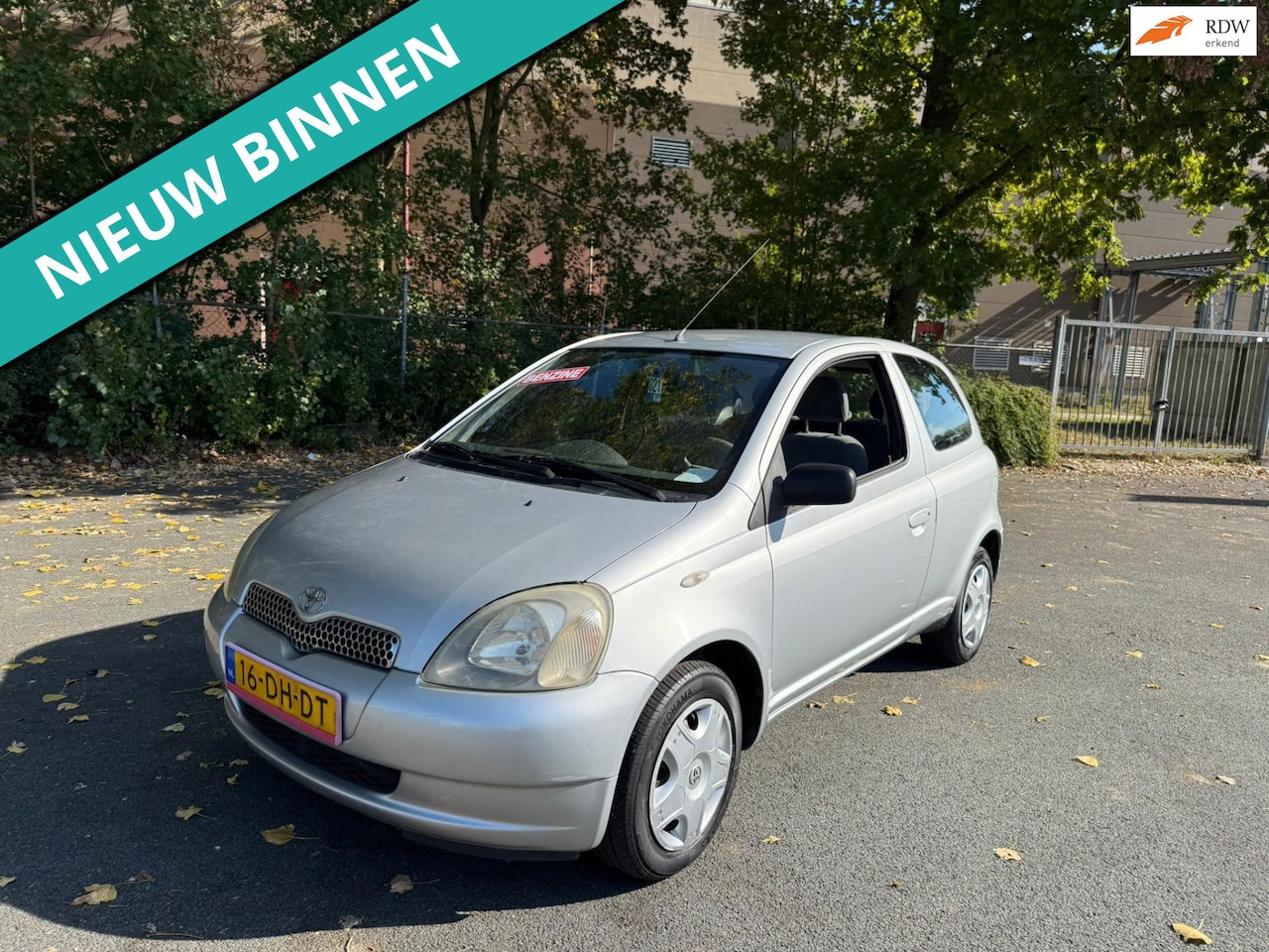 Toyota Yaris - 1.0-16V VVT-i Sol LEUKE AUTO RIJDT EN SCHAKELT GOED - AutoWereld.nl