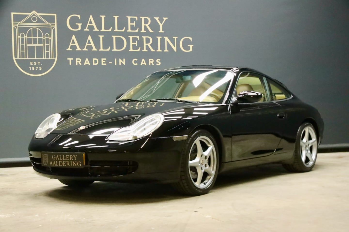 Porsche 911 - 911/996 Carrera 2 Coupe "Porsche Exclusive Manufaktur" Trade-in car Original Dutch Porsche - AutoWereld.nl