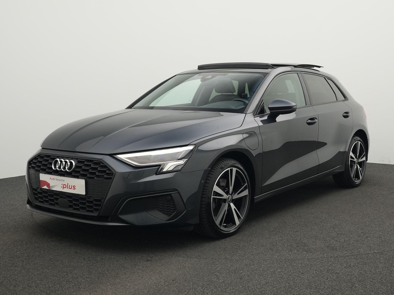 Audi A3 Sportback - 40 TFSI e 204 pk S-tronic Advanced edition | Panoramadak | Standkachel | Stoelverwarming | - AutoWereld.nl