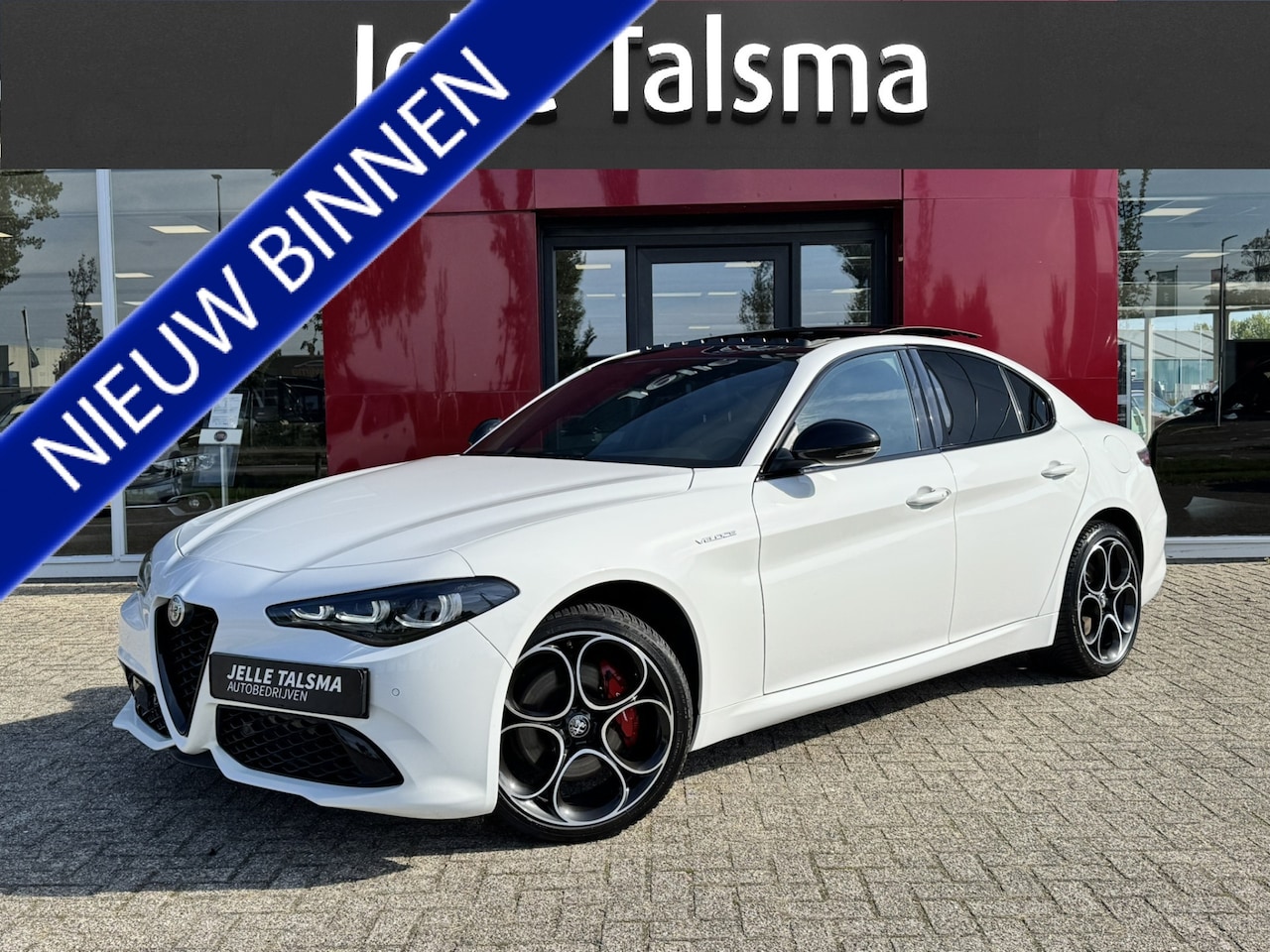 Alfa Romeo Giulia - 2.0 T GME AWD Veloce | 19" Velgen | Panoramadak | Adas 2 | Carplay en Android - AutoWereld.nl