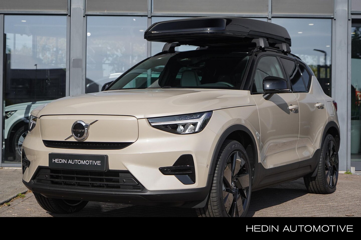 Volvo EX40 - Single Motor Extended Range Plus 252pk | Sand Dune | 20"Inch Black Diamond Cut Velgen | Vi - AutoWereld.nl