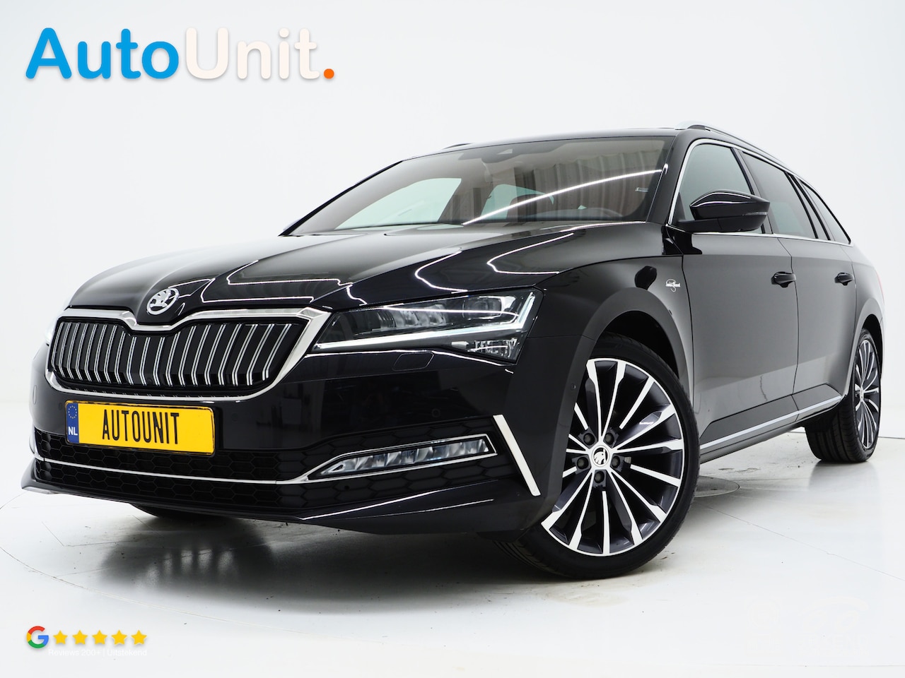 Skoda Superb Combi - 1.4 TSI iV Laurin & Klement | Panoramadak | Trekhaak | Canton | 360 | Keyless | Adaptive C - AutoWereld.nl