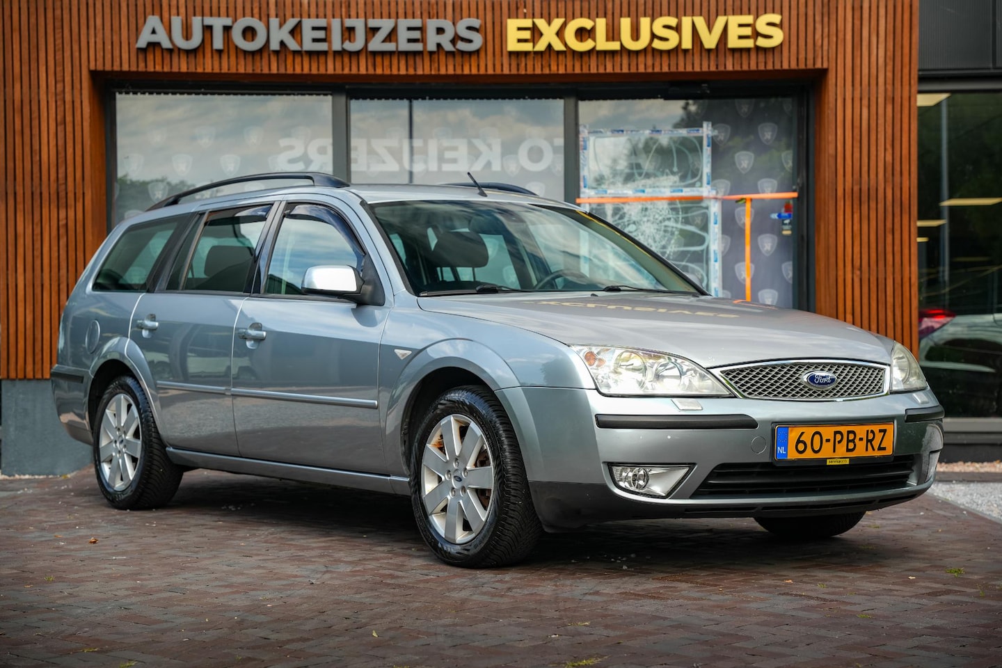 Ford Mondeo Wagon - 1.8-16V First Edition Cruise Bluetooth Trekhaak Elek Ramen V+A Centrale Vergr. - AutoWereld.nl