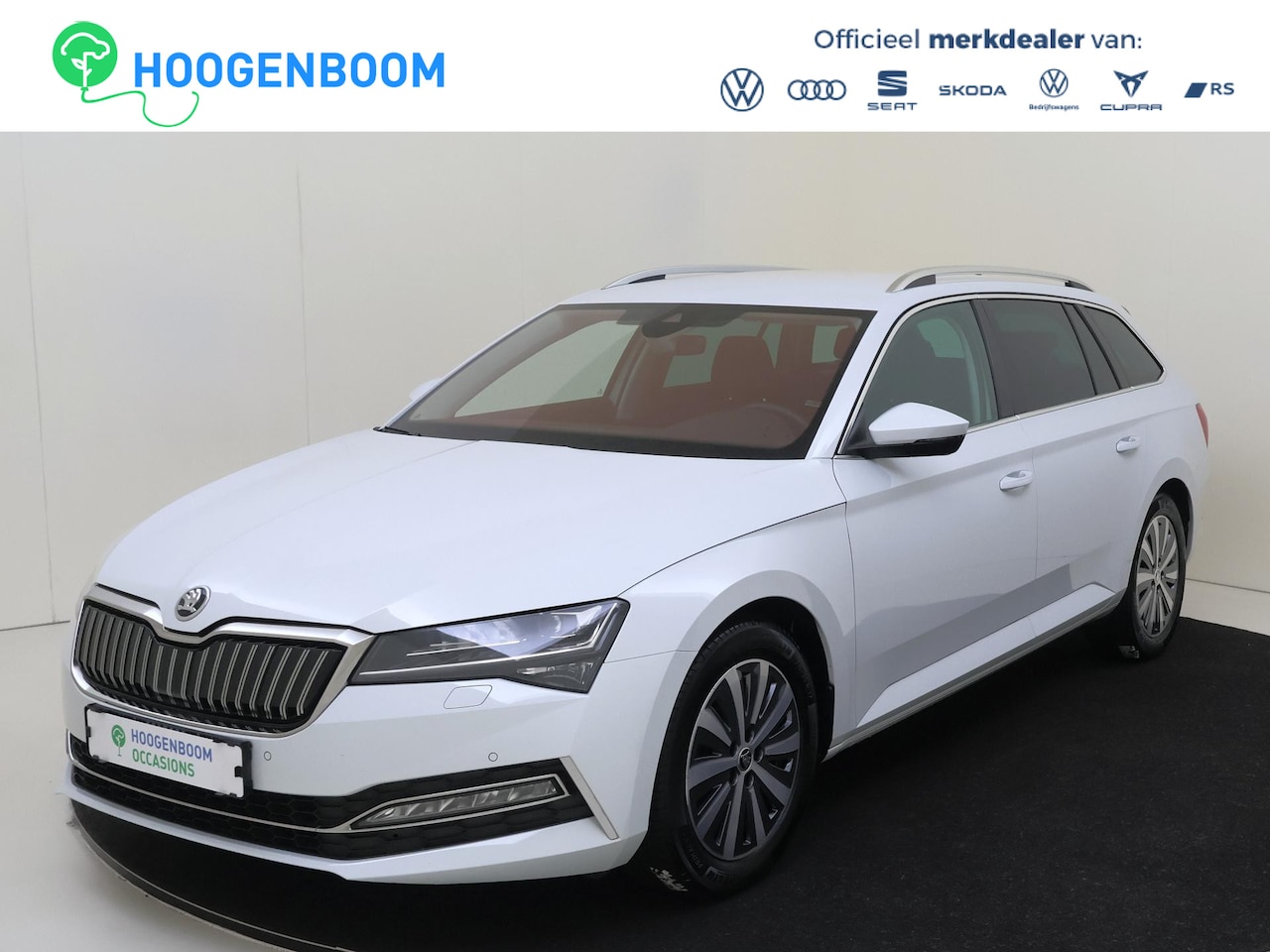 Skoda Superb Combi - 1.4 TSI iV Business Edition | Keyless | 3-zone airco | Adaptieve demping |  Standkachel | - AutoWereld.nl