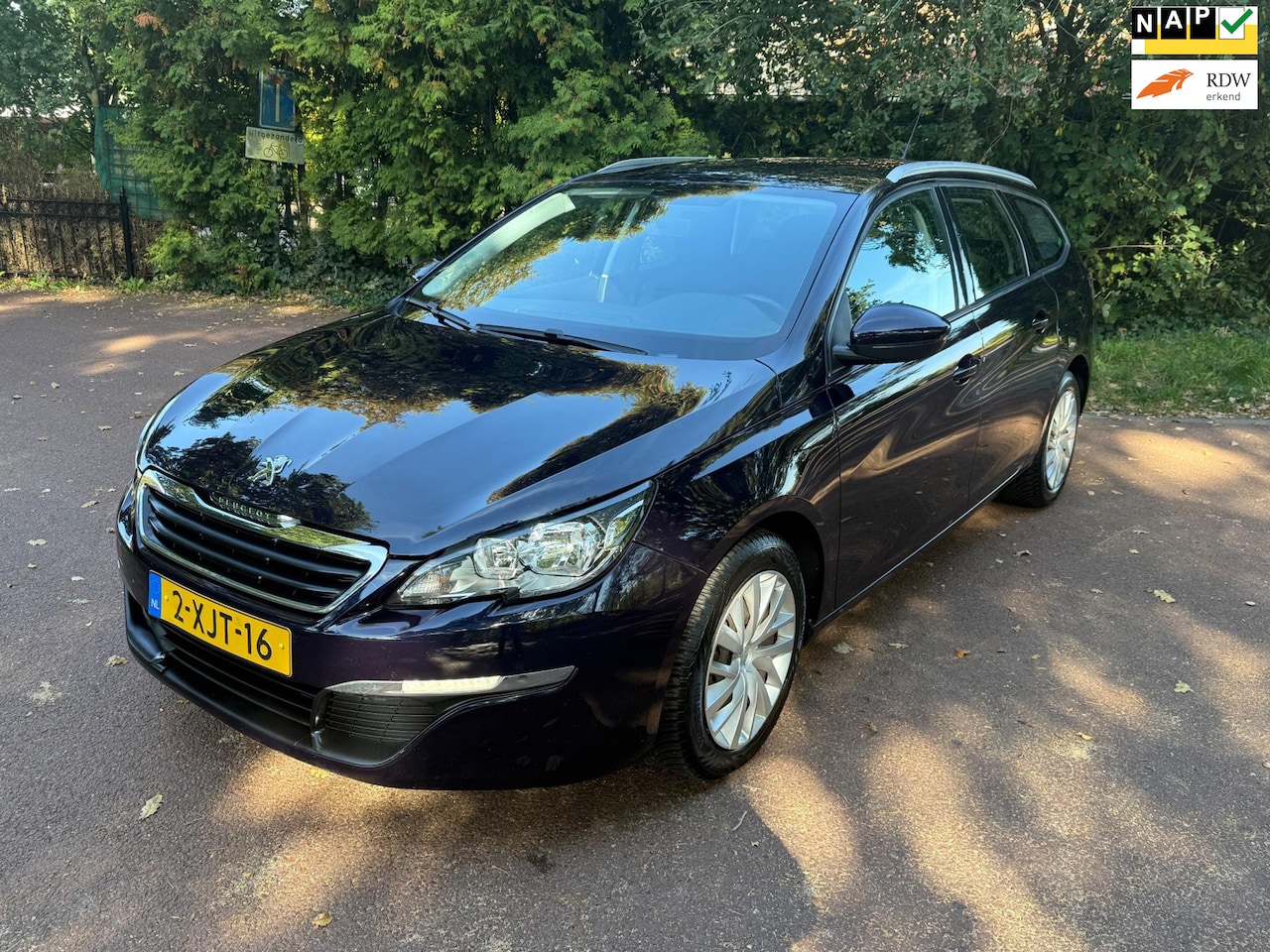 Peugeot 308 SW - 1.2 e-THP Blue Lease / Navi / Airco / NAP / Bt / Apk - AutoWereld.nl
