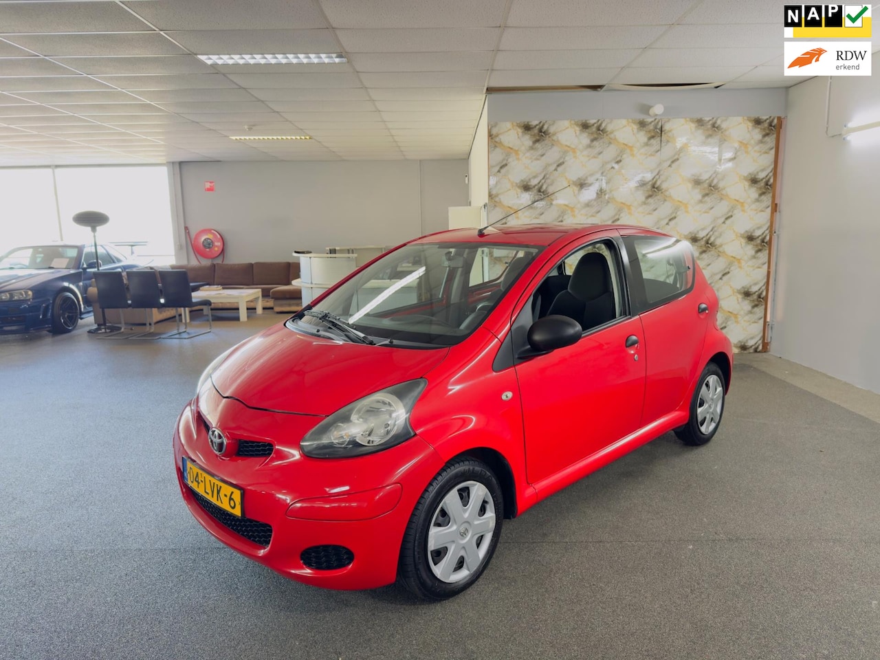 Toyota Aygo - 1.0-12V Apk Nieuw,Airco,N.A.P,5Deurs,2 sleutels + Boekjes,Radio - Aux speler,Topstaat!! - AutoWereld.nl