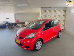 Toyota Aygo - 1.0-12V Apk Nieuw, Airco, N.A.P, 5Deurs, 2 sleutels + Boekjes, Radio - Aux speler, Topstaa