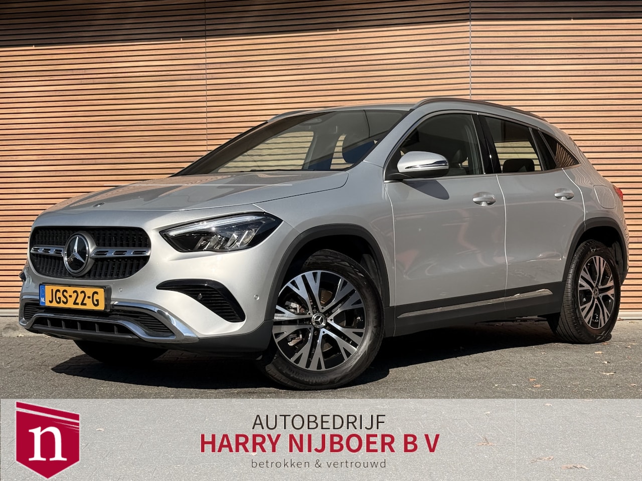 Mercedes-Benz GLA-Klasse - 250 e Business Line Zwarte hemelbekleding / Navigatie / Keyless start - AutoWereld.nl
