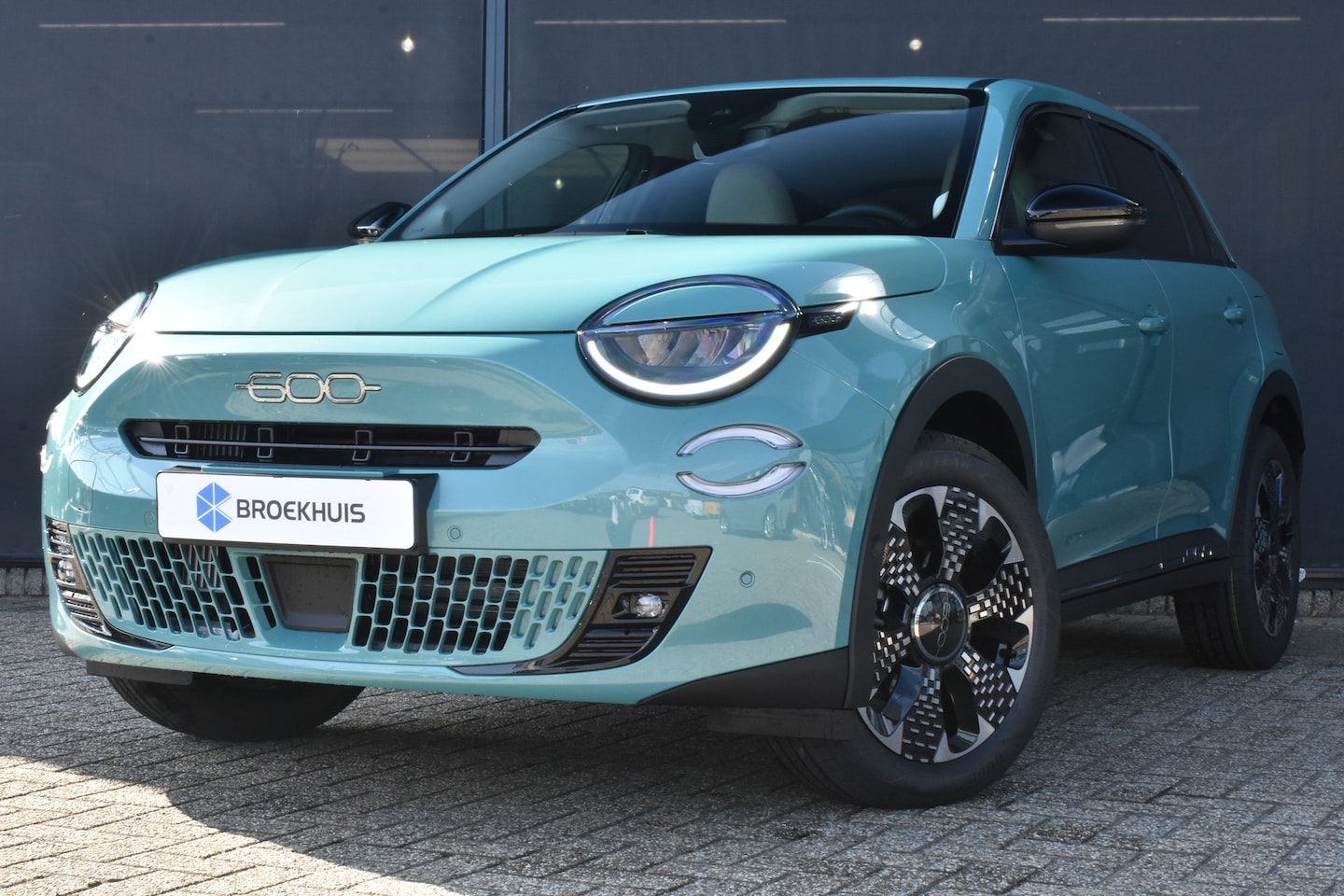 Fiat 600 - 1.2 Hybrid La Prima 145pk Automaat VOORRAAD-ACTIE! | Vol-Leder | Adaptive Cruise | Elektr. - AutoWereld.nl