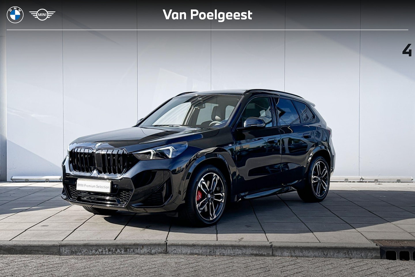 BMW X1 - sDrive18i M-Sport Pro 18 Inch / Adaptief M onderstel / Comfort Acces / Electrische Zwenkha - AutoWereld.nl