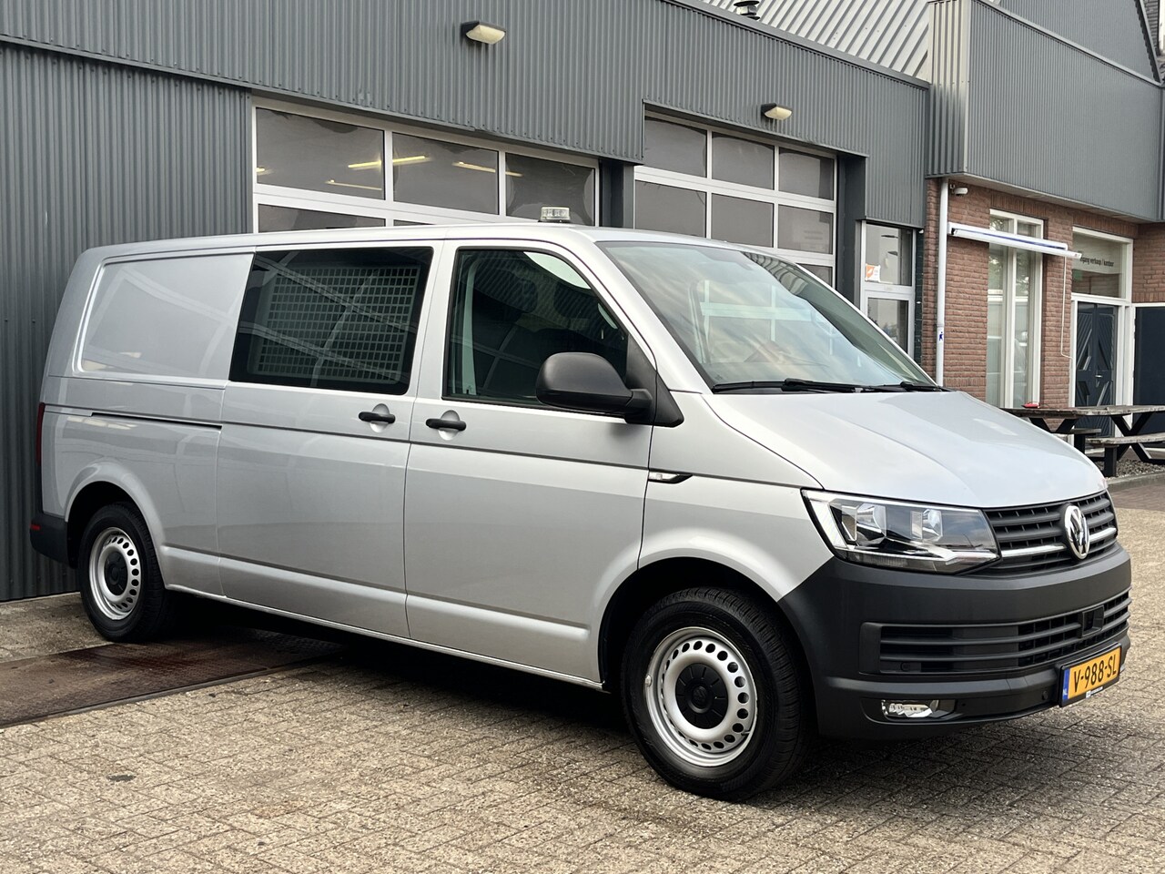 Volkswagen Transporter - 2.0 TSI L2H1 Benzine/Cng Dubbele Schuifdeur Airco Cruise controle Bpm vrij Trekhaak Klep a - AutoWereld.nl