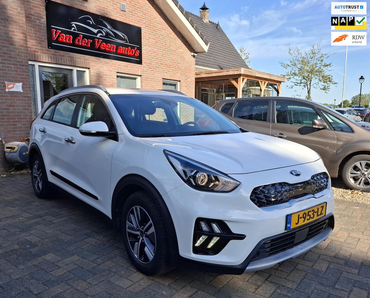 Kia Niro - 1.6 GDi Hybrid DynamicLine. 1ste eig, navi, camera, cruise, leder, LED etc. Dealer onderho - AutoWereld.nl