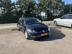 Volkswagen Golf - 1.0 TSI Comfortline Business STOELVERWARMING MASSAGESTOELEN CARPLAY