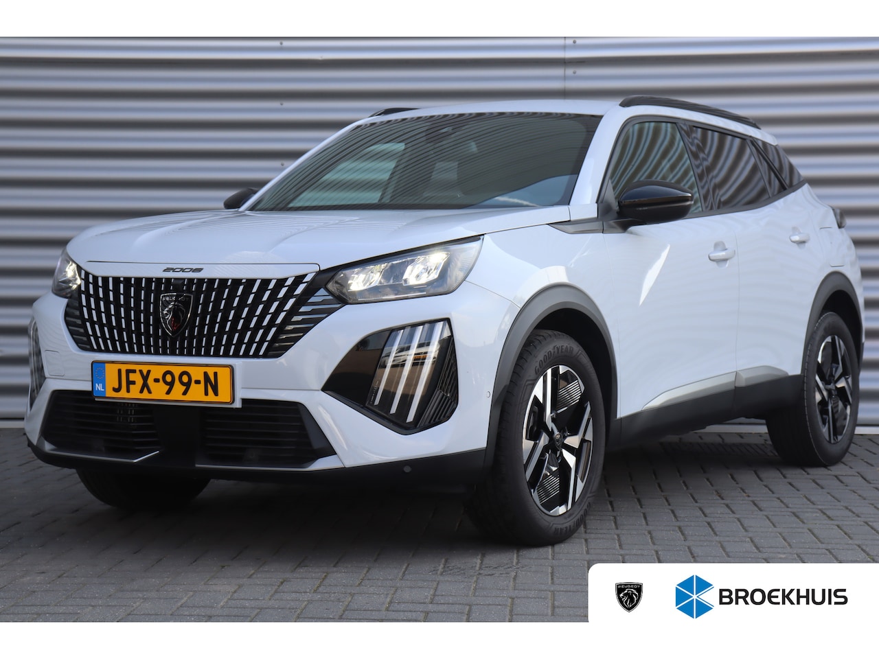 Peugeot 2008 - 1.2 PURETECH 130PK ALLURE PACK AUTOMAAT / NAVI / LEDER / CLIMA / LED / PDC / 17" LMV / CAM - AutoWereld.nl