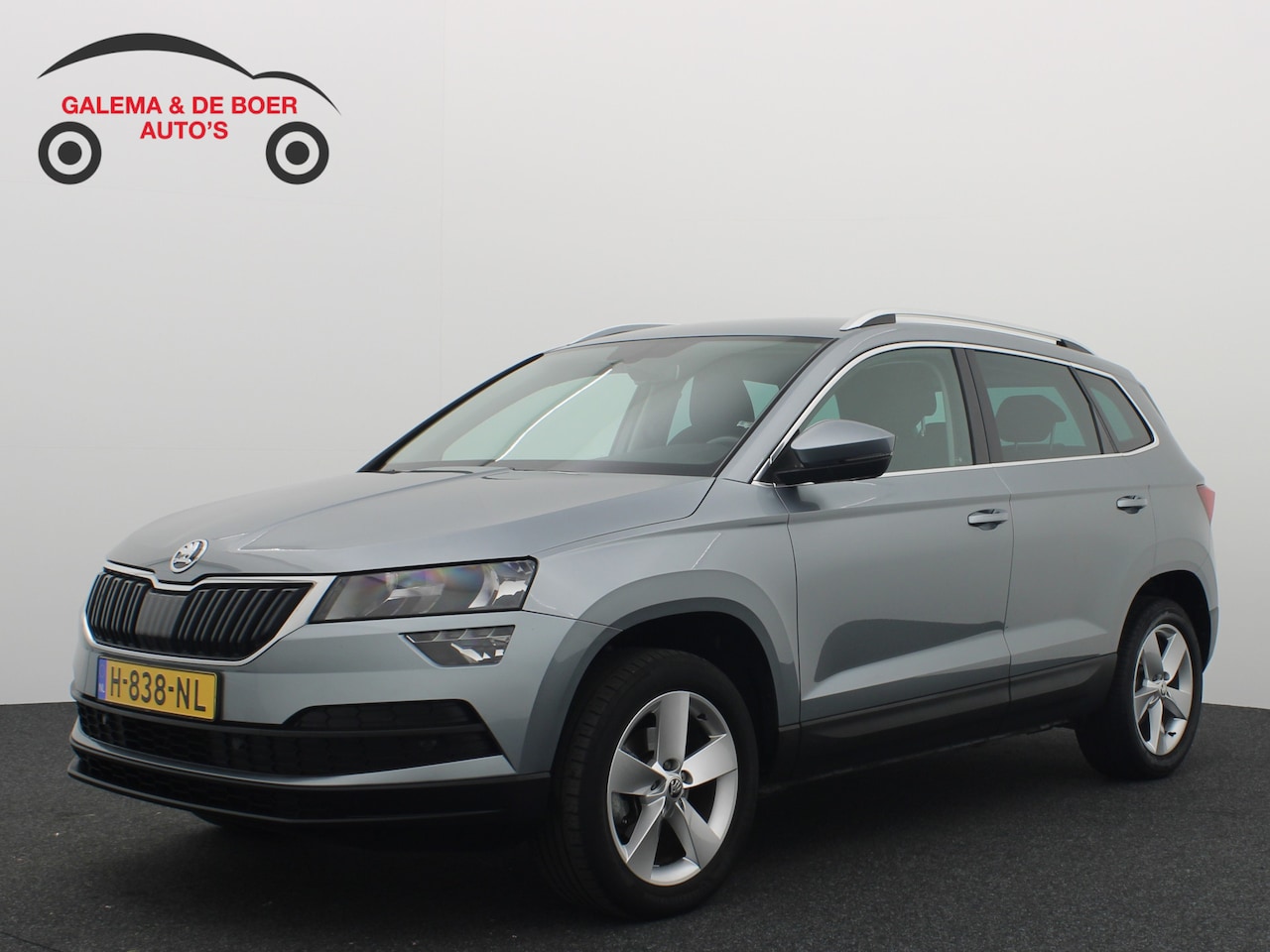 Skoda Karoq - 1.0 TSI Ambition Business AUTOMAAT / TREKHAAK / STOELVERW / NAVI / CARPLAY / CLIMA / PDC / - AutoWereld.nl