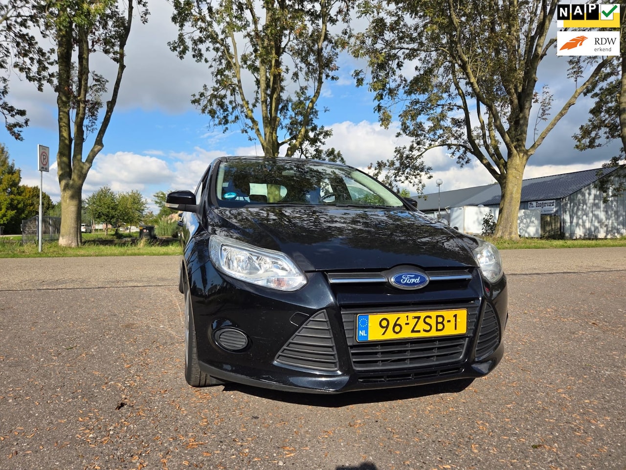 Ford Focus - 1.0 EcoBoost Lease Trend - NETTE STAAT - TREKHAAK - AIRCO - AutoWereld.nl