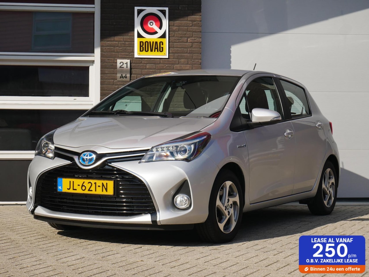 Toyota Yaris - 1.5 Hybrid Trend Navi+BT| Camera| NL AUTO| Dealer onderhouden - AutoWereld.nl