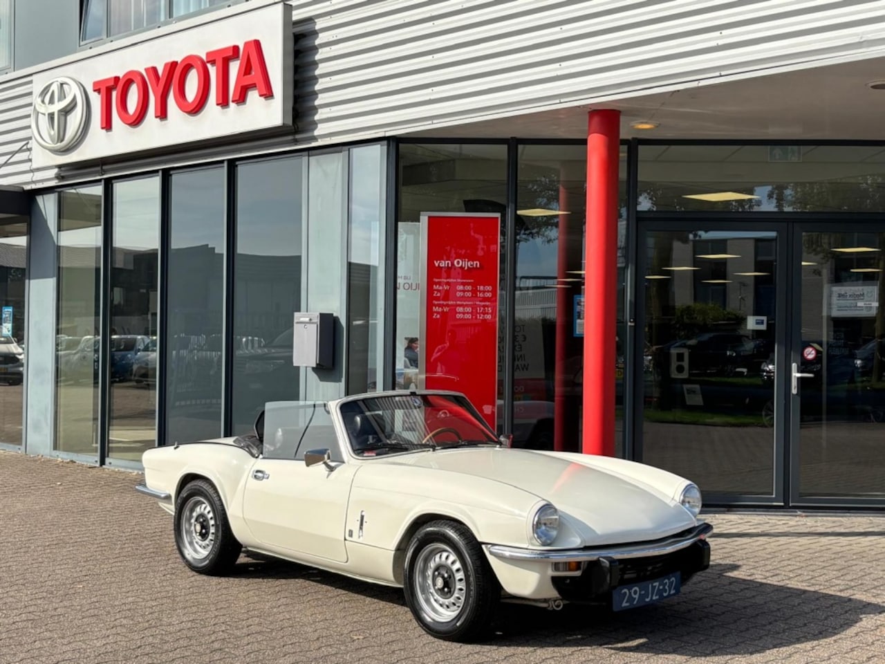 Triumph Spitfire - 1500 Soft Top | Topstaat | Tijdloze Klasse op Wielen - AutoWereld.nl