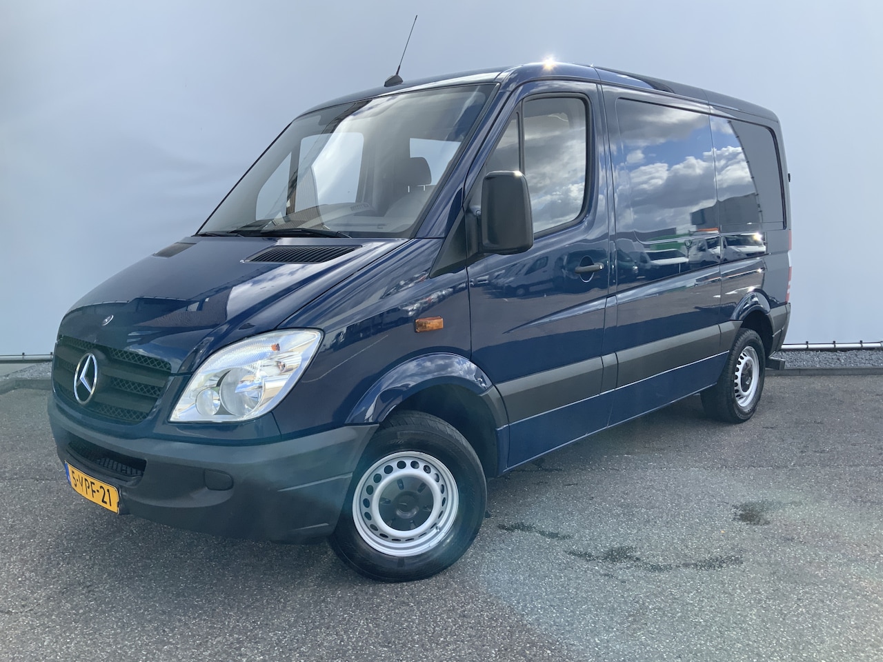 Mercedes-Benz Sprinter - 210 2.2 CDI 325 L1H1 Airco Cruise 3 Zits Opstap Balk Euro 5 - AutoWereld.nl