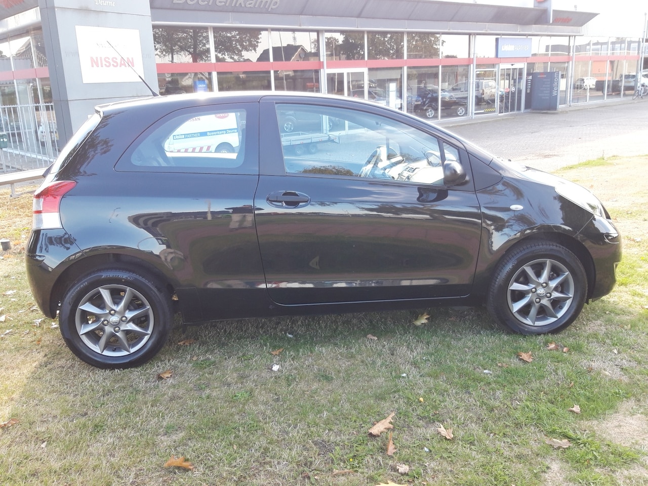 Toyota Yaris - 1.0 VVTi Acces Airco, lage km stand!!