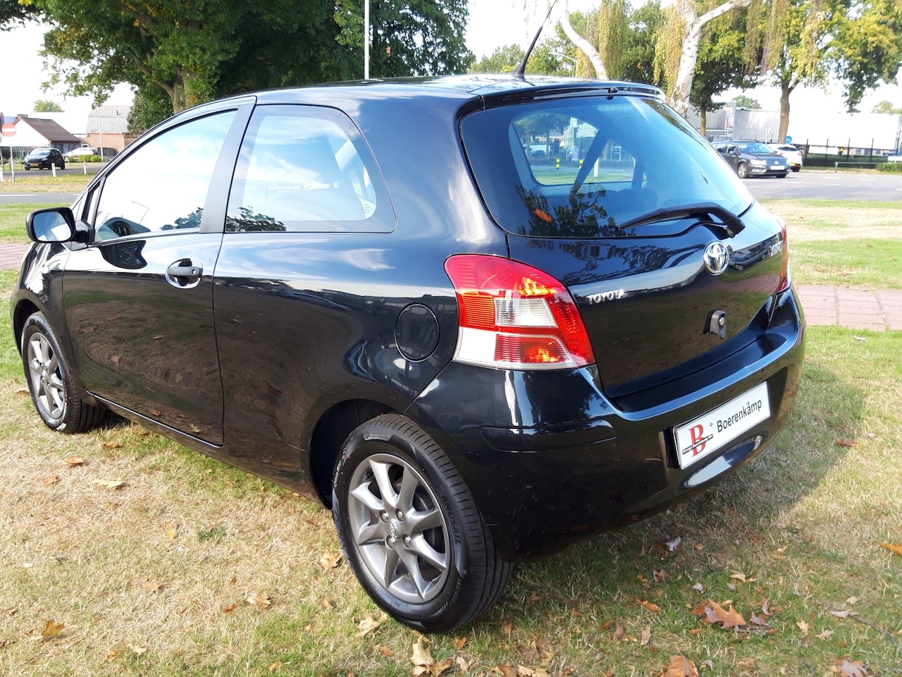 Toyota Yaris - 1.0 VVTi Acces Airco, lage km stand!!
