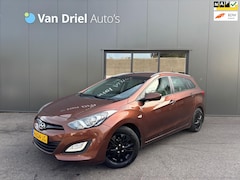 Hyundai i30 Wagon - 1.4 / Airco / Multimediasysteem / Parkeersensoren achter