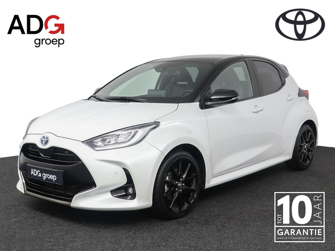 Toyota Yaris - 1.5 Hybrid Executive | head-up display | panoramadak| Bi-tone | - AutoWereld.nl