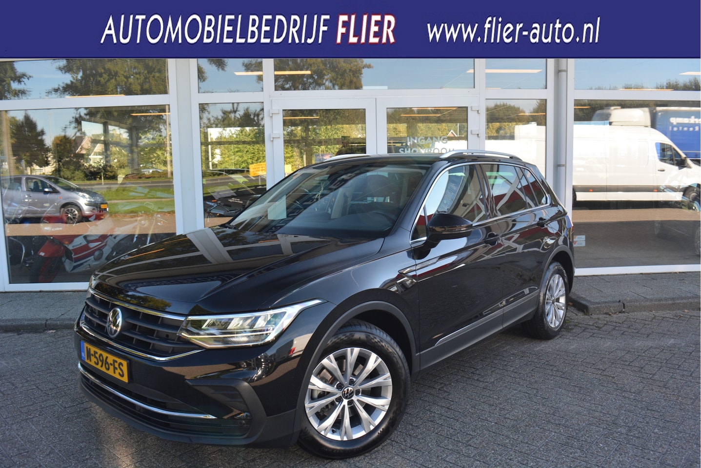 Volkswagen Tiguan - 1.5 TSI Life Business Plus | Trekhaak | Orig. NL | NAP | Dig. Dash. | - AutoWereld.nl
