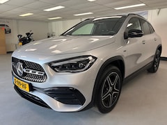 Mercedes-Benz GLA-Klasse - 250 e AMG Pano/Memory/Keyless go/Night/Ambilight/Widescreen