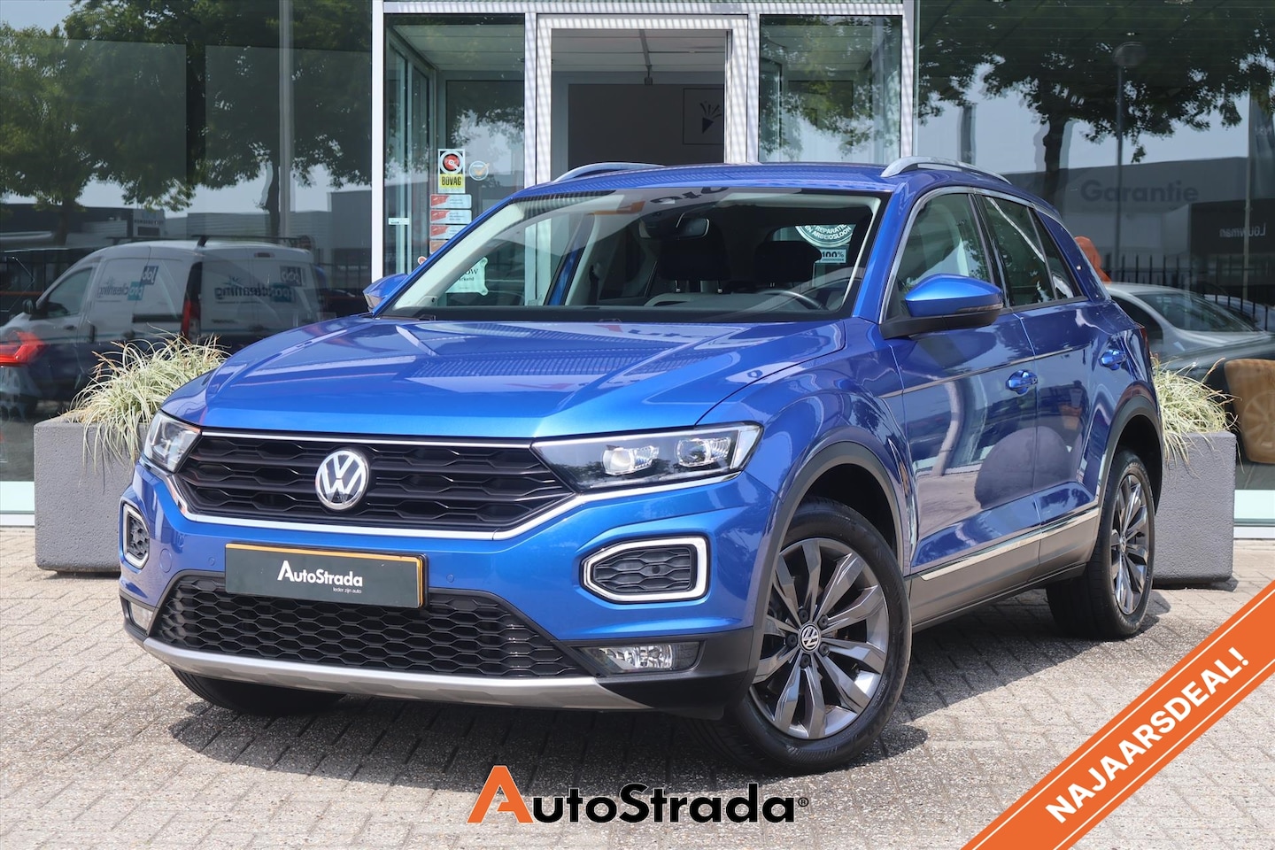 Volkswagen T-Roc - 1.5 Sport TSI 150pk | Virtual | LED | Camera | Beats | Climate | Adaptive | Carplay | Navi - AutoWereld.nl