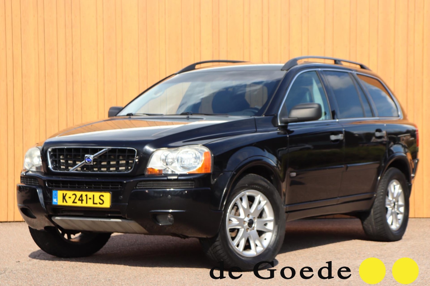 Volvo XC90 - 2.5 T 7-persoons trekhaak leer+el+vw - AutoWereld.nl