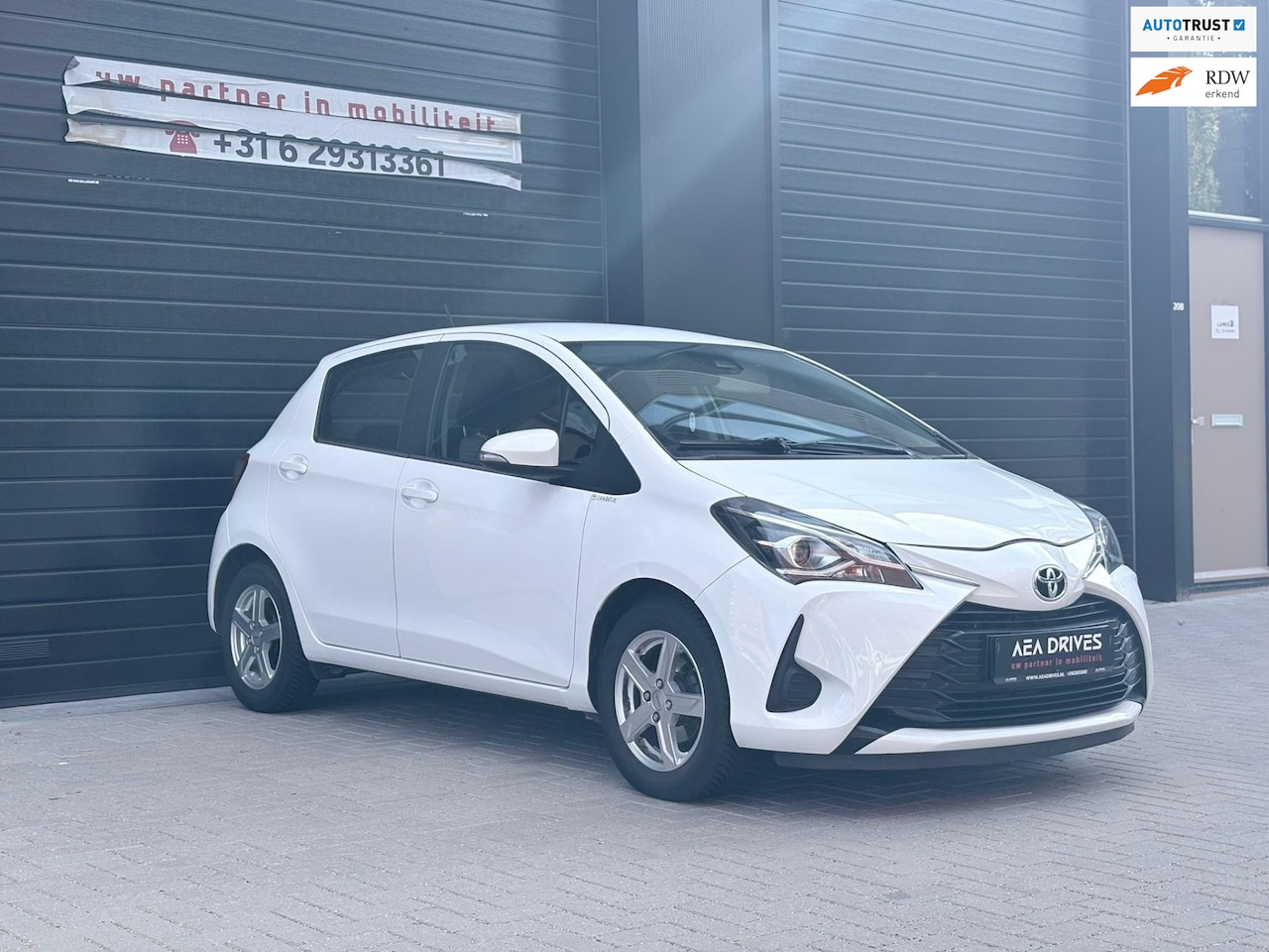 Toyota Yaris - 1.0 VVT-i Active | 55.175 km | Airco | Lane Assist | Automatisch grootlicht | Bouwjaar 11- - AutoWereld.nl