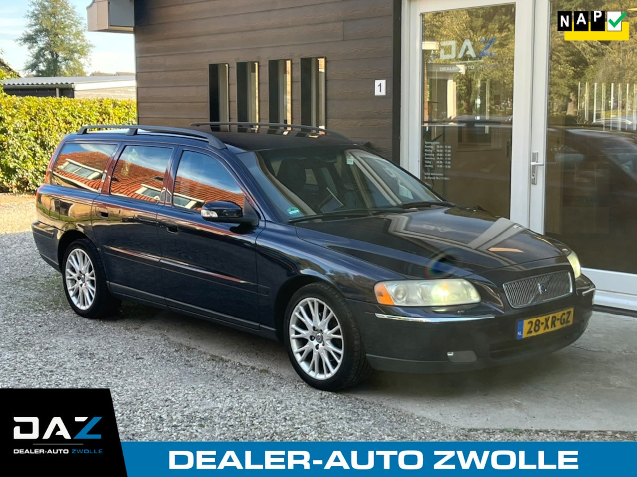 Volvo V70 - 2.4 D5 Edition II Sport Aut/Ecc/Leer/Navi/Youngtimer! - AutoWereld.nl
