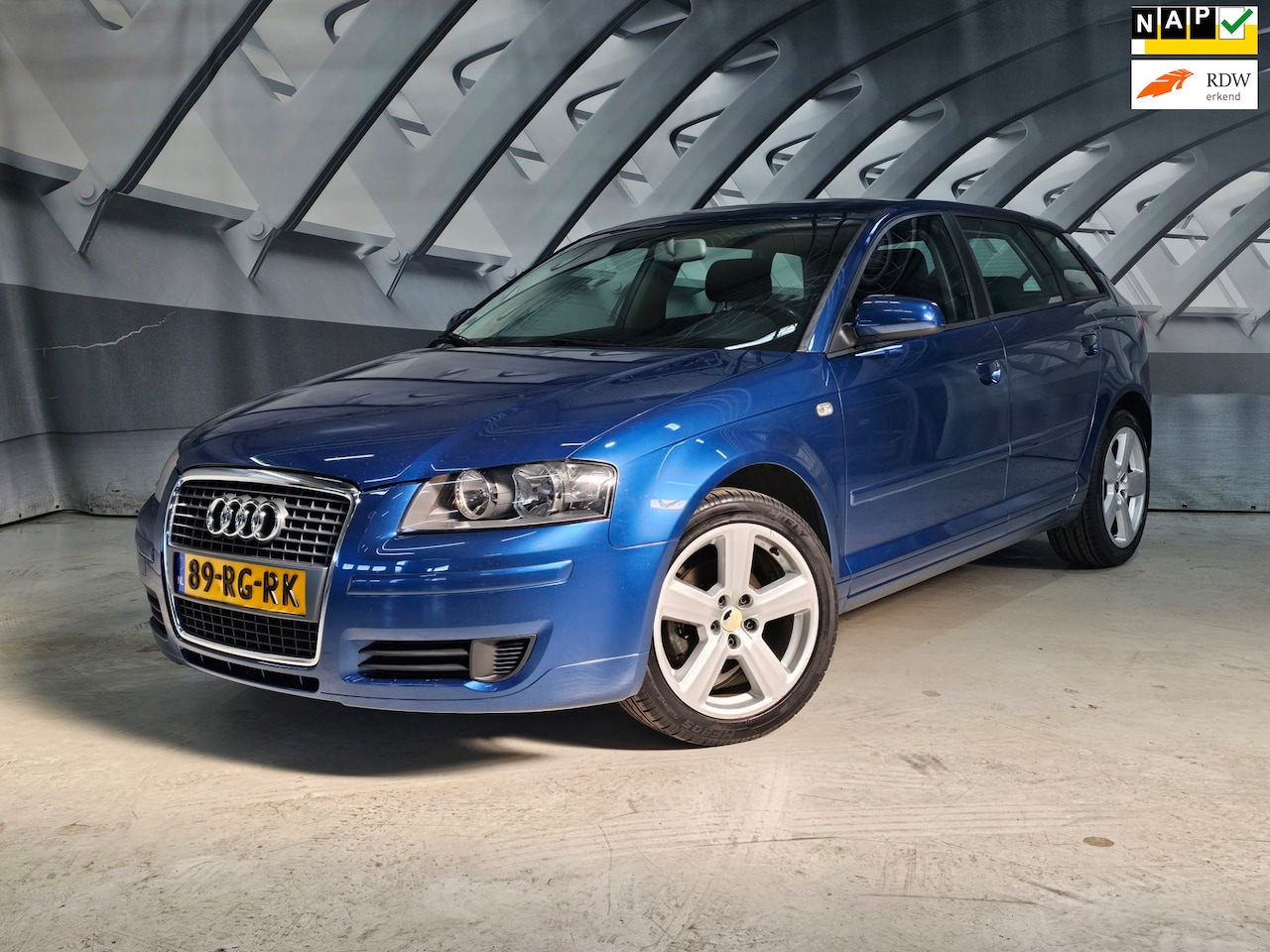 Audi A3 Sportback - 1.6 FSI Attraction 1.6 FSI Attraction - AutoWereld.nl