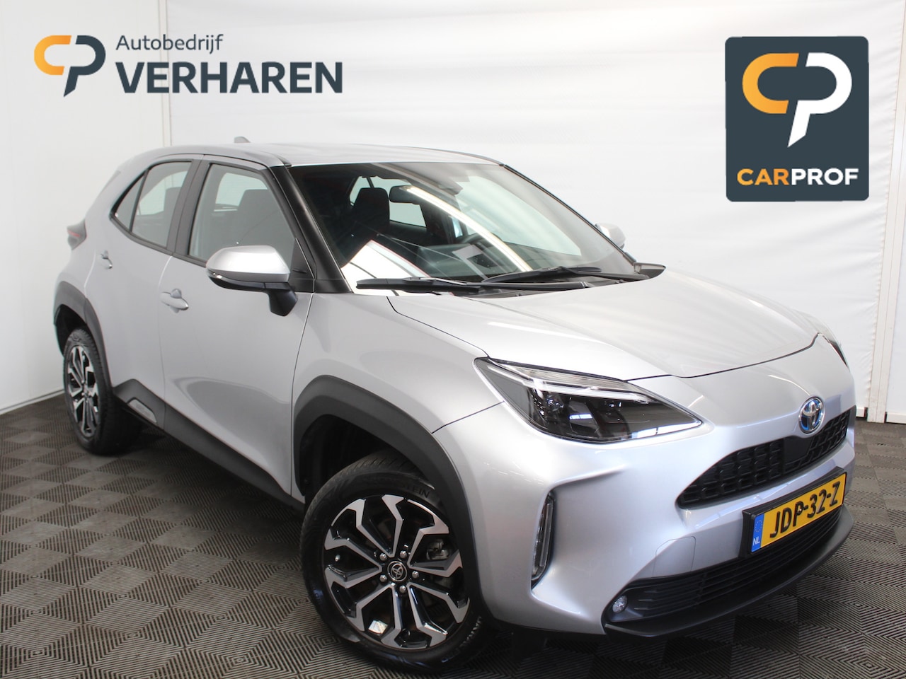 Toyota Yaris Cross - 1.5 Hybrid Dynamic CLIMATE | CARPLAY | ADAPCRUISE | DAB | LMV17 | LED | NAVI | CAMERA - AutoWereld.nl