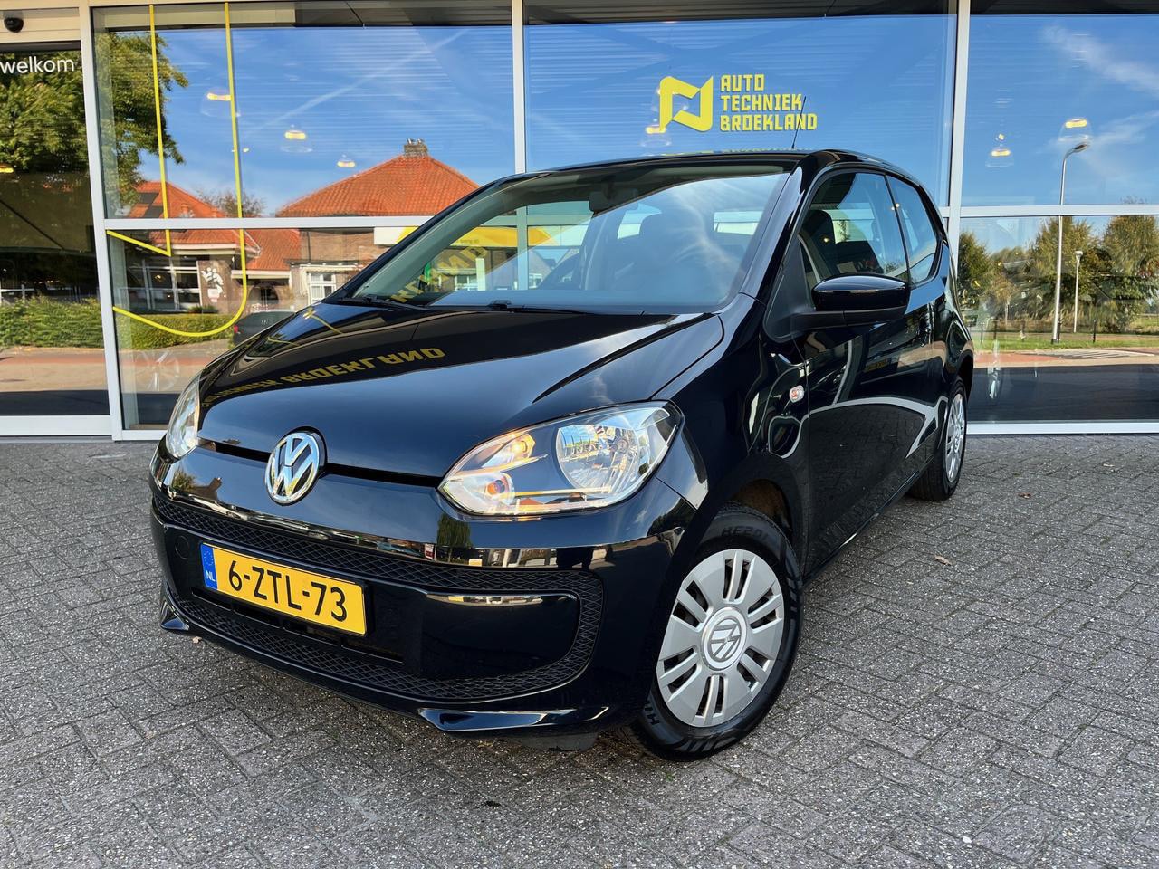 Volkswagen Up! - 1.0 MOVE UP! AIRCO | CENTRALE VERGRENDELING | ELEK. RAMEN| - AutoWereld.nl