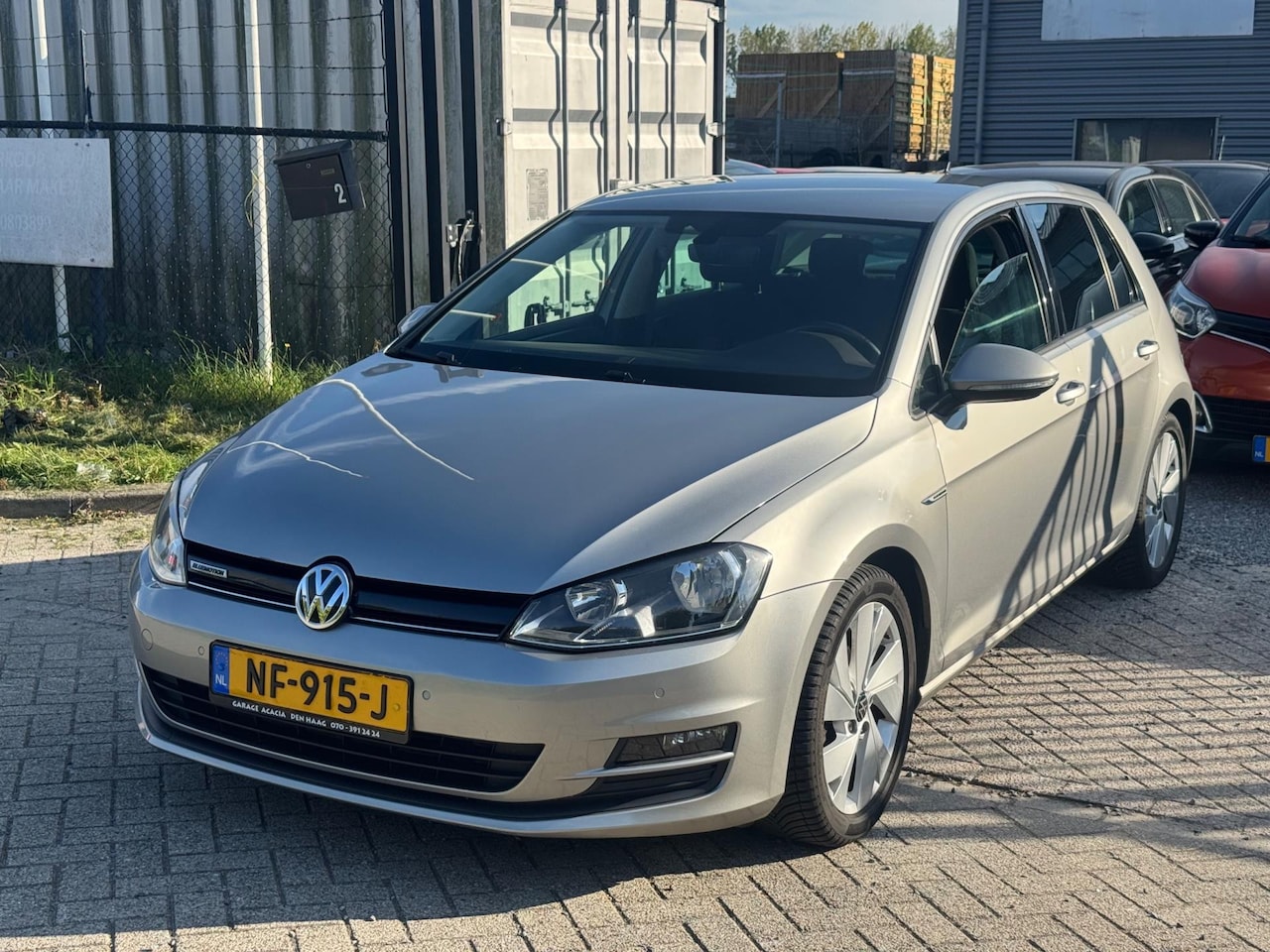 Volkswagen Golf - 1.0 TSI Connected Series Camera Clima Navi - AutoWereld.nl