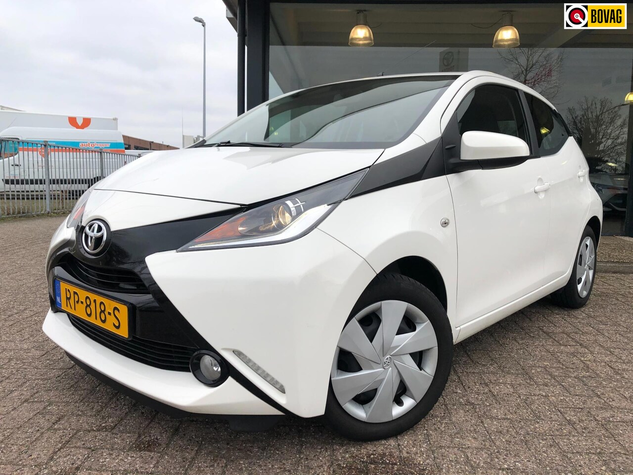 Toyota Aygo - 1.0 VVT-i x-play|Airco|Camera - AutoWereld.nl