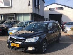 Skoda Octavia Combi - 1.2 TSI Elegance Business Line Clima, Navigatie, Xenon enz. Zeer goed onderhouden en perfe