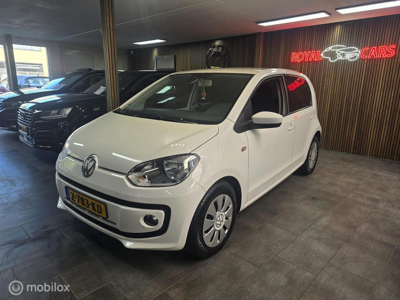 Volkswagen Up! - 1.0 move High up! /Navi/Pdc/ Stoel verw./ Cruis - AutoWereld.nl
