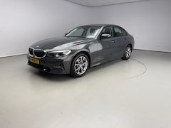 BMW 3-serie - Sedan 318i | Laserlicht | Leder | Navigatie | Sportstoelen | Stoelverwarming | DAB | Hifi