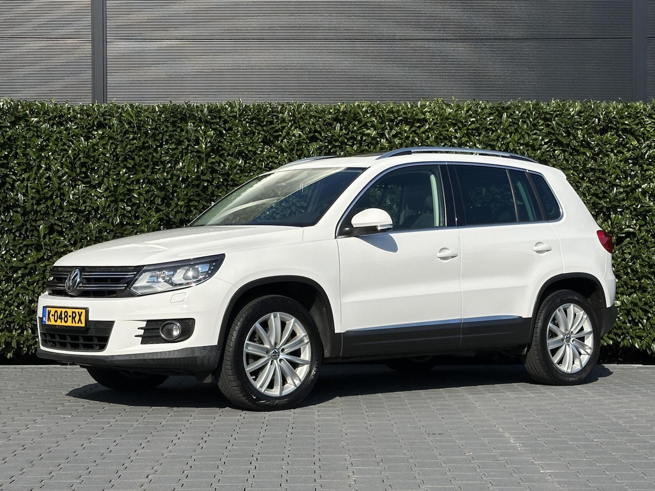 Volkswagen Tiguan - 1.4 TSI Sport&Style, FACELIFT, PANO, NAVI, CRUISE, CAMERA, BI-XENON, ECC-AIRCO, STOELVERWA - AutoWereld.nl