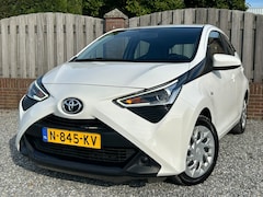 Toyota Aygo - 1.0 VVT-i x-play Toyota Aygo 1.0 VVT-i x-play | Airco | Navi | CarPlay | P. Camera